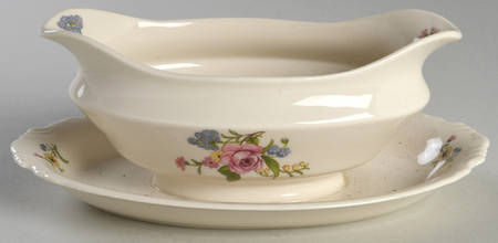 SY515 Gravy Boat with Attached Underplate