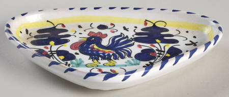 S0B4 Triangle Shape Dish