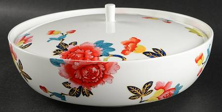 Isabella Round Covered Vegetable
