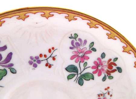 R5883 Saucer