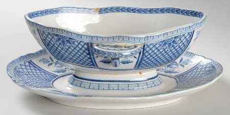 La Fayette Gravy Boat with Attached Underplate