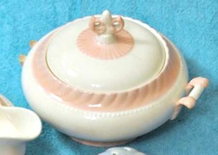 STB382 Sugar Bowl & Lid