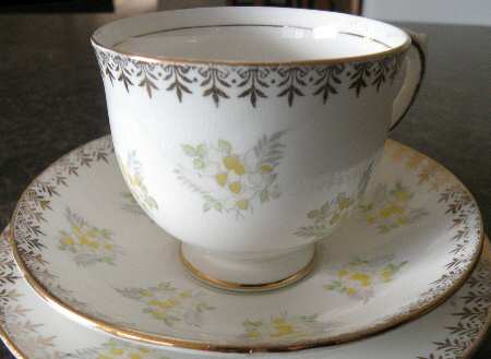 1376 Footed Cup & Saucer Set