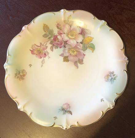 Wild Rose (Scallop, Rim , Not Embossed) 12" Chop Plate (Round Platter)