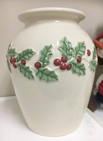 Holly & Berries Cream 12" Vase