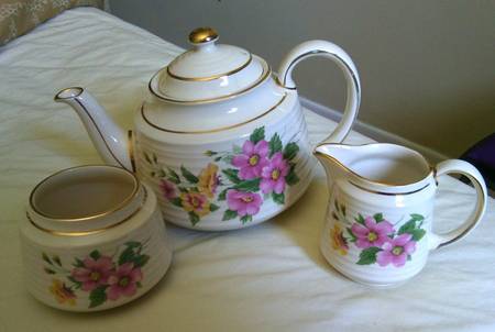 3265 Teapot & Lid