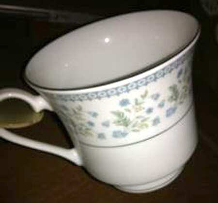 SGU13 Footed Cup