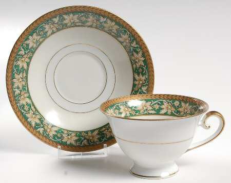 25110 Green Footed Cup & Saucer Set