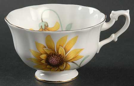 SHE75 Footed Cup