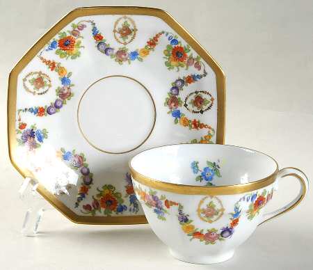 25139 Flat Cup & Saucer Set