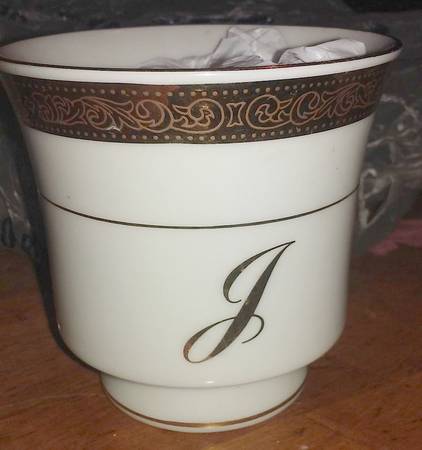 SGU14 Footed Cup