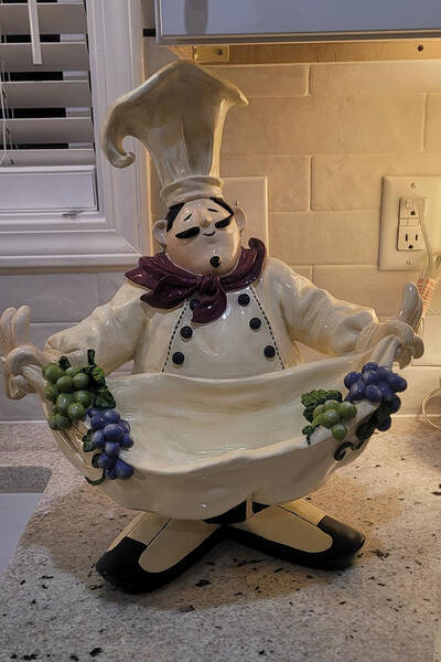 Bordeaux Cafe Figural Compote