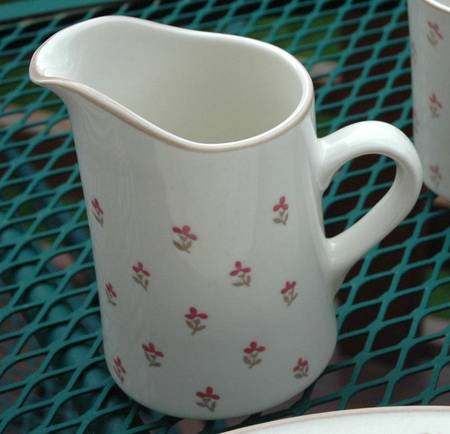 Fleur Taupe Creamer