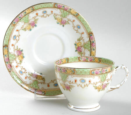 2492 Footed Cup & Saucer Set