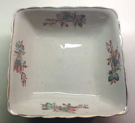 STB402 17" Square Serving Bowl