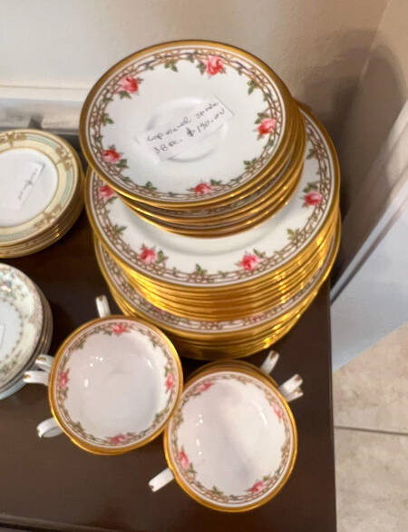 R3915 Flat Cup & Saucer Set