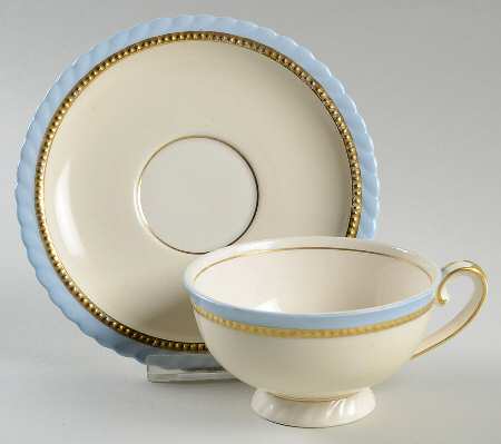 STB408 Footed Cup & Saucer Set