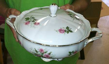 SLT440 Round Covered Vegetable