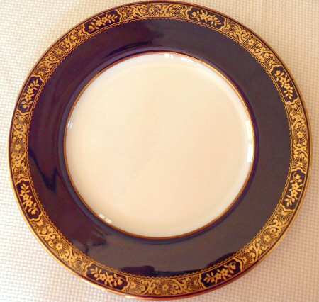 R8203 by Spode