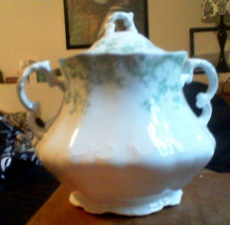 Zindia Green Sugar Bowl & Lid