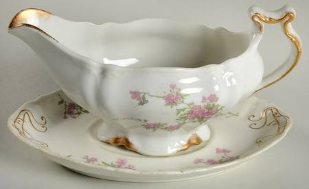 SY1128 Gravy Boat with Attached Underplate
