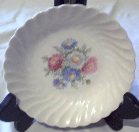 Morningside 9" Round Vegetable Bowl