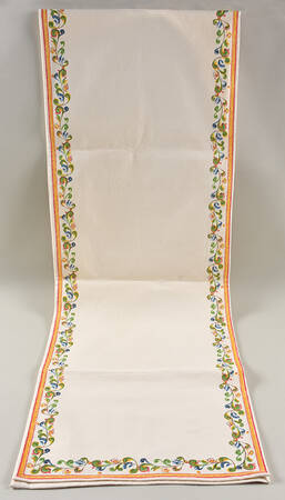 Mara 14" x 84" Cloth Table Runner