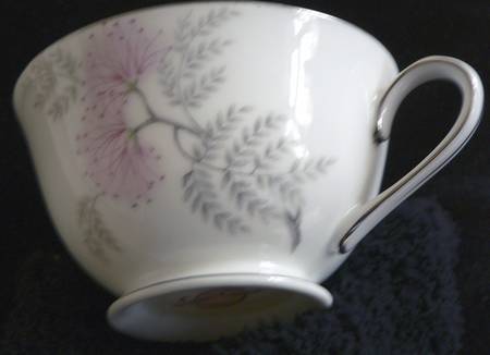 SON122 Footed Cup