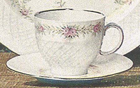 Maia Flat Cup & Saucer Set