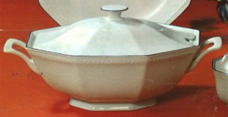 SCG136 Tureen &  Lid