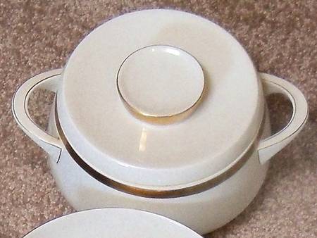 000277 Sugar Bowl & Lid