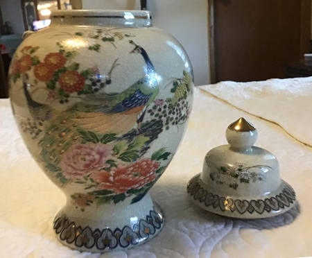 SAD110 Vase/Urn & Lid