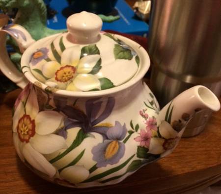 SA76 Teapot & Lid