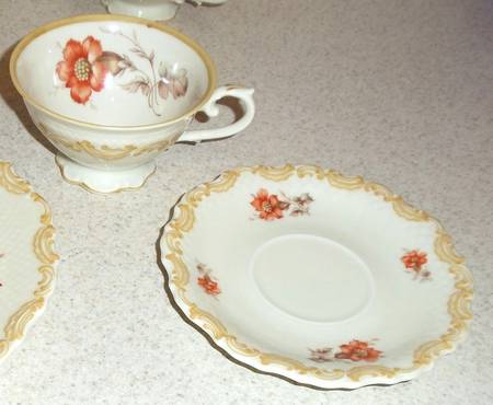 SCH722 Footed Cup & Saucer Set