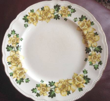 Daffodil by Sovereign Potters