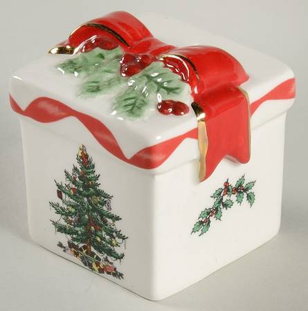 Christmas Tree Figural Pepper Shaker