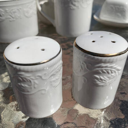 S0I1 Salt & Pepper Set