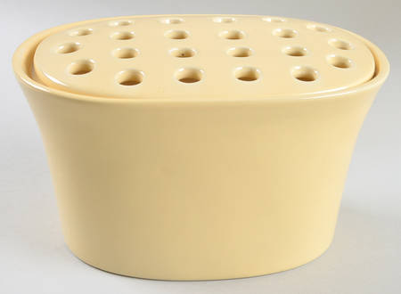 Hospitality Butter Yellow Vase & Frog/Grid