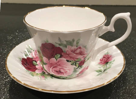 SUT75 Footed Cup & Saucer Set