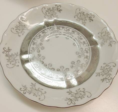 SER4 (Platinum Trim) Saucer