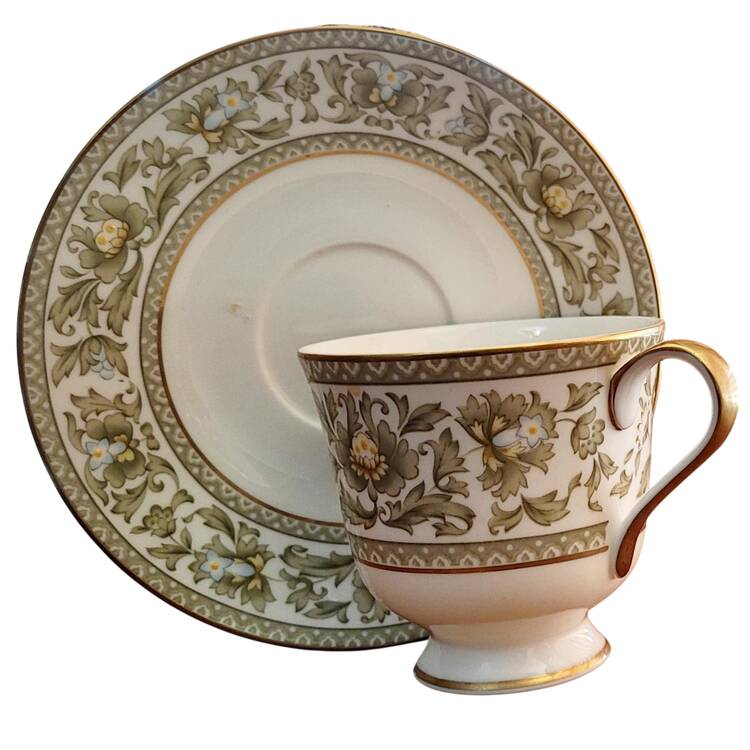 Pinebrook Footed Cup & Saucer Set