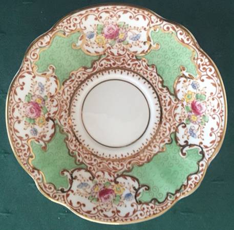 Tudor Rose Green by Salisbury