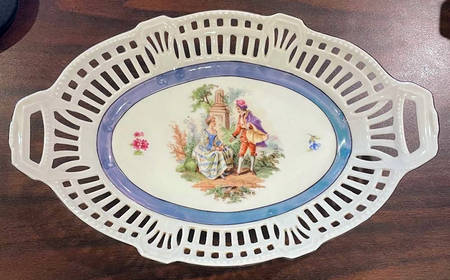 SWH76 10" Pierced Oval Bowl