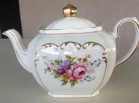 2297 Teapot & Lid