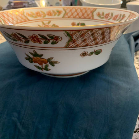 8945 9" Round Vegetable Bowl