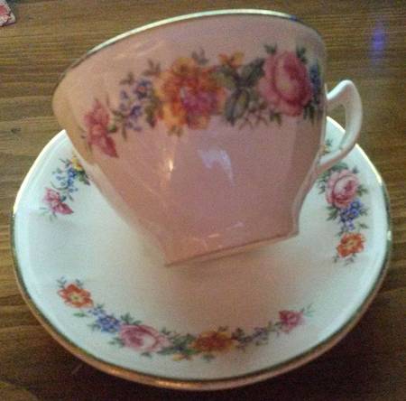 S1V12 Flat Cup & Saucer Set