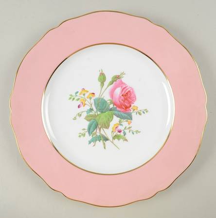 Y4625 (Scalloped) Dinner Plate