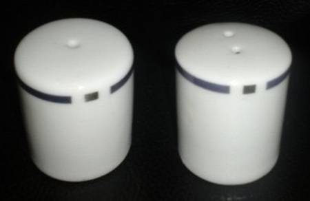 American Airlines (All Silver) Salt & Pepper Set