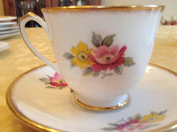 3938 Footed Cup & Saucer Set