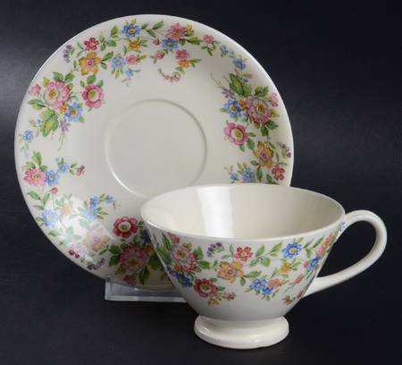 STB441 Footed Cup & Saucer Set